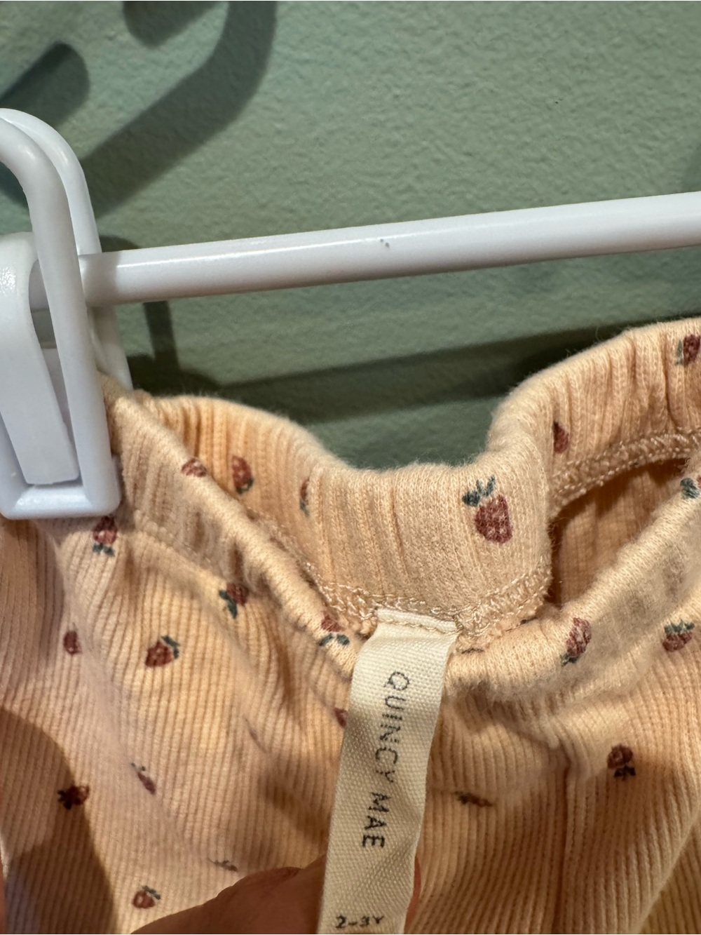 QUINCY MAE toddler girls 2 piece strawberry set - Picture 4 of 7